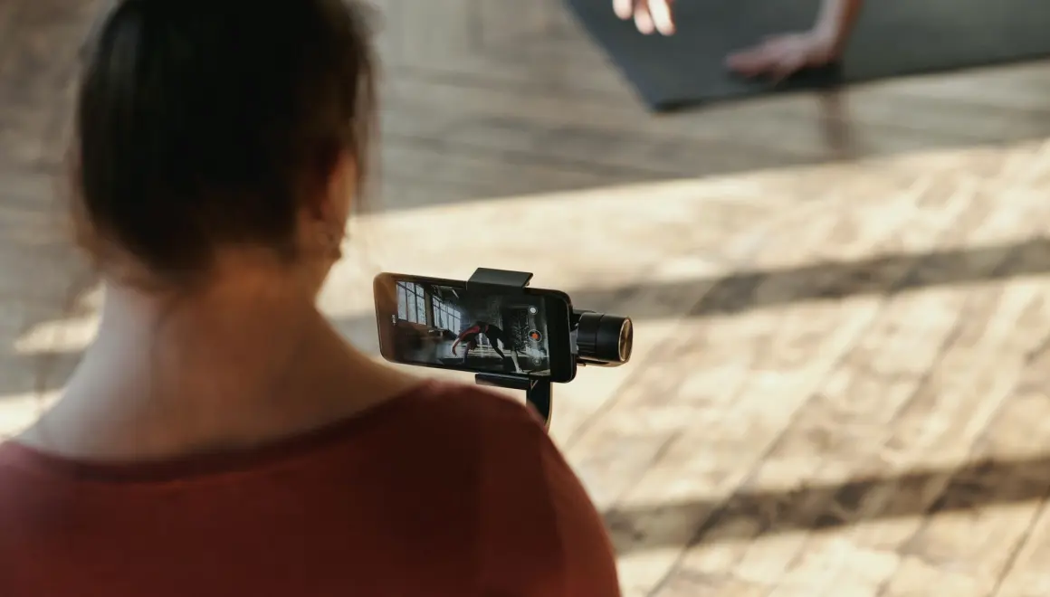 Klip til mørke aftener: rytme og lyd i efterårets videoer